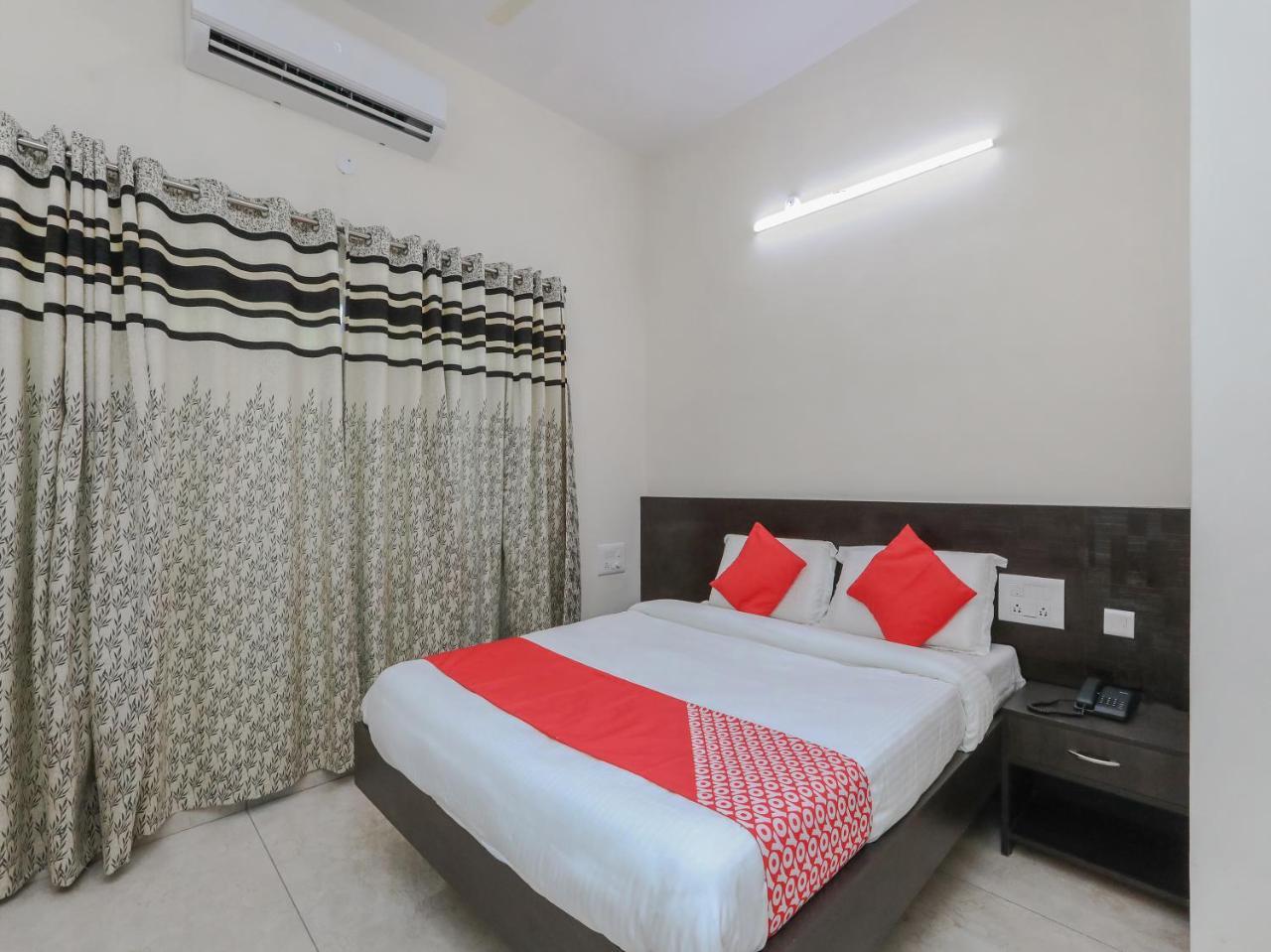 Oyo 22211 Shree Ankanatheshwara Residency Nanjangud Exterior foto