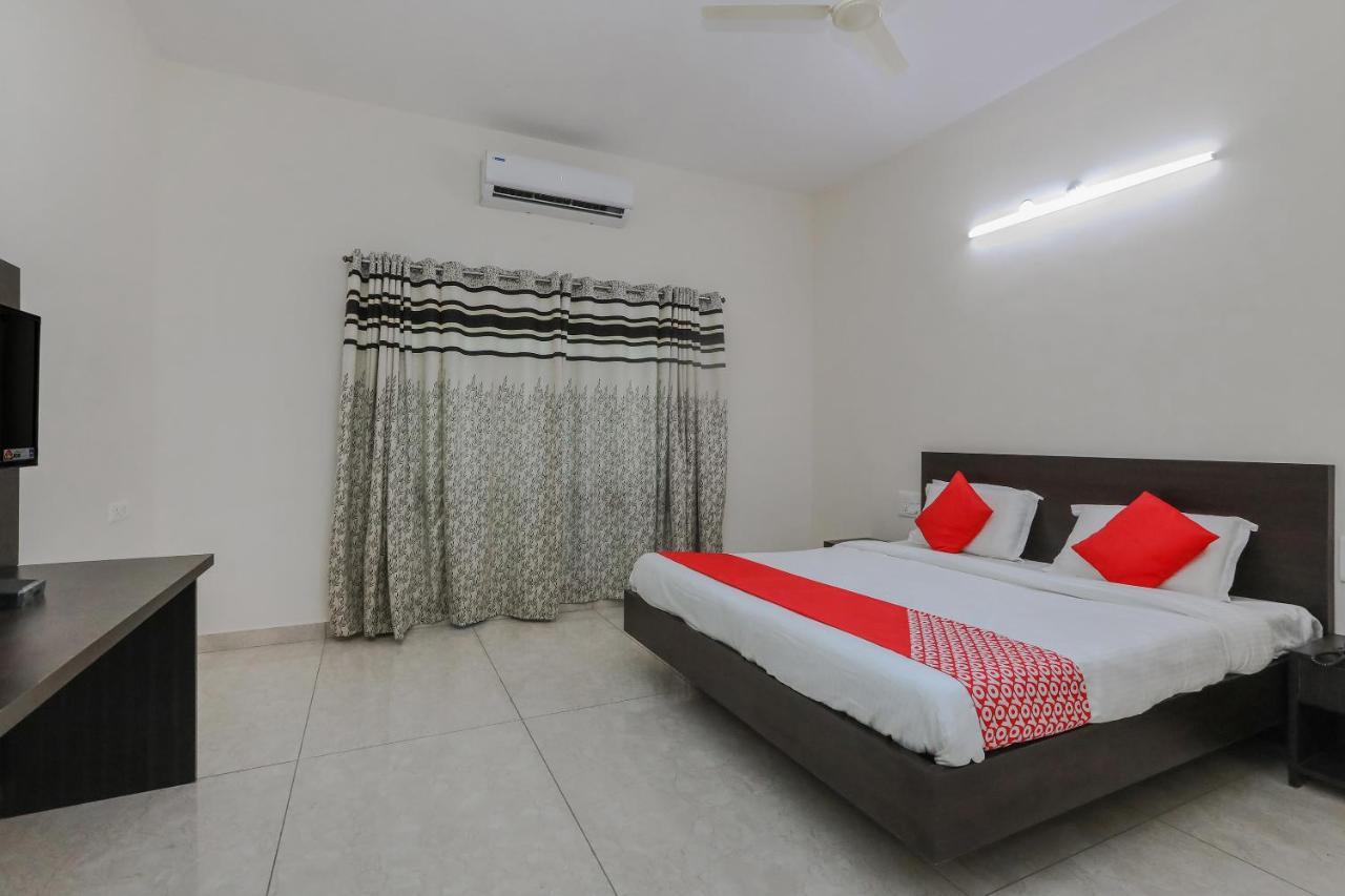 Oyo 22211 Shree Ankanatheshwara Residency Nanjangud Exterior foto