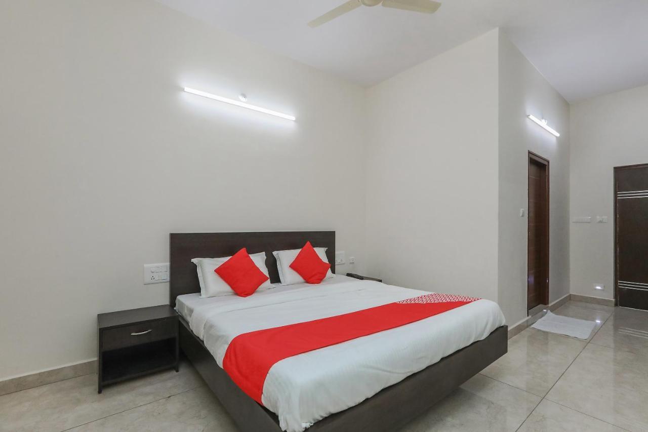 Oyo 22211 Shree Ankanatheshwara Residency Nanjangud Exterior foto